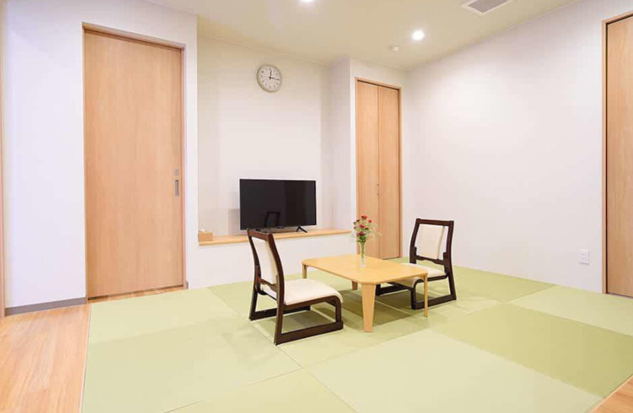 ファミーユ あけぼの